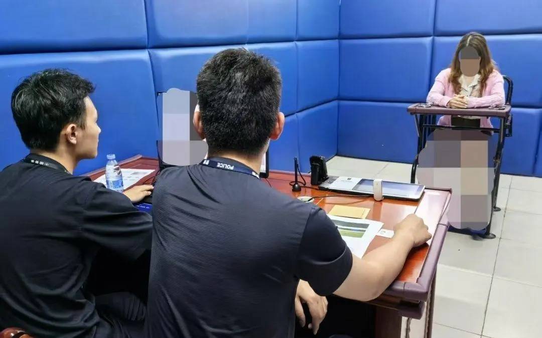 皇冠信用盘代理注册_女子强行伸腿阻止高铁关门皇冠信用盘代理注册，当事人在厦门被查获，已行政拘留