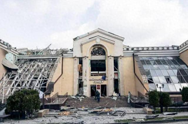 皇冠信用盘申请
_好大喜功!乌军半场开香槟皇冠信用盘申请
,不料把敌人引来,连吃2枚导弹