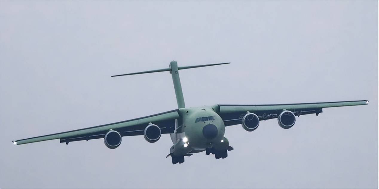 皇冠足球平台代理_横跨8000公里皇冠足球平台代理，解放军不辞辛苦，当着全世界的面，亮出自己的真本事