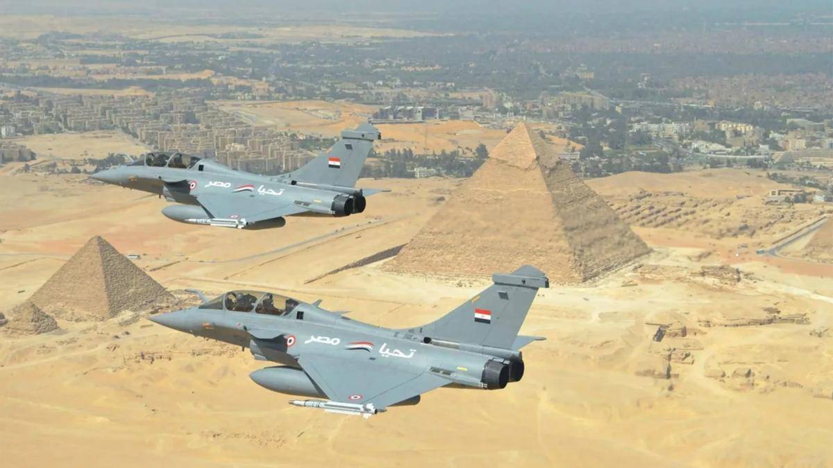 皇冠足球平台代理_横跨8000公里皇冠足球平台代理，解放军不辞辛苦，当着全世界的面，亮出自己的真本事