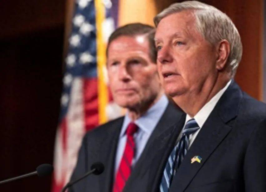 皇冠信用盘出租
_特朗普调转“枪口”皇冠信用盘出租
,500%关税砸向俄,中方警告奏效,美国不敢硬刚