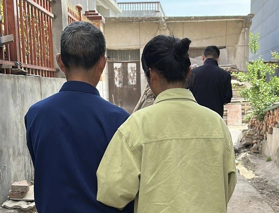 皇冠信用盘账号注册_女孩跟男友外出打工失踪皇冠信用盘账号注册，15年后被找到已育两子 父亲：她当年流浪到河南，不知回家的路