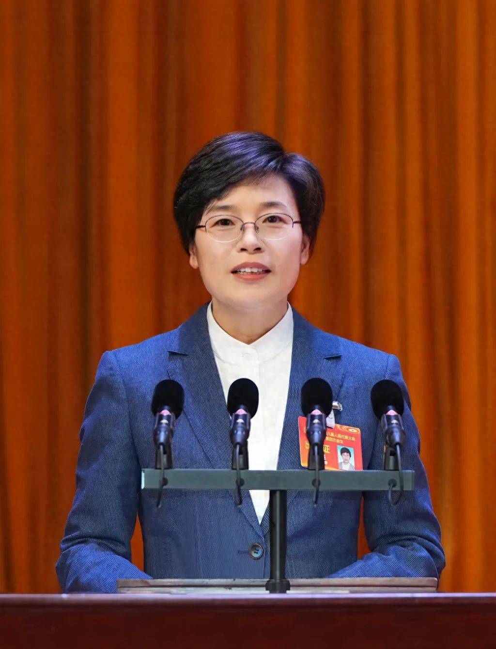 皇冠信用网怎么代理
_“75后”遂宁市长刘会英皇冠信用网怎么代理
,调任四川省人社厅党组副书记