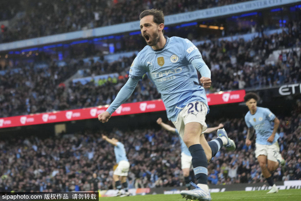 皇冠皇冠信用平台_英超-B席破门努内斯读秒绝杀 曼城2-1维拉3连胜升第3