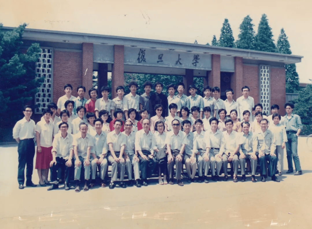 皇冠足球平台在哪里注册_校友伉俪捐赠10亿元皇冠足球平台在哪里注册！成立复旦大学学敏高等研究院