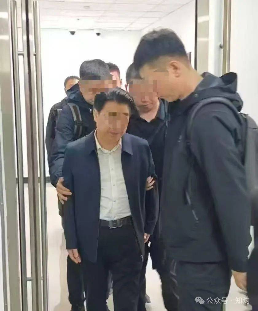 皇冠信用网会员开户申请
_靴子落地!财政部农业农村司司长吴奇修皇冠信用网会员开户申请
,任上被查:曾被评为“勤政廉政干部典型”……