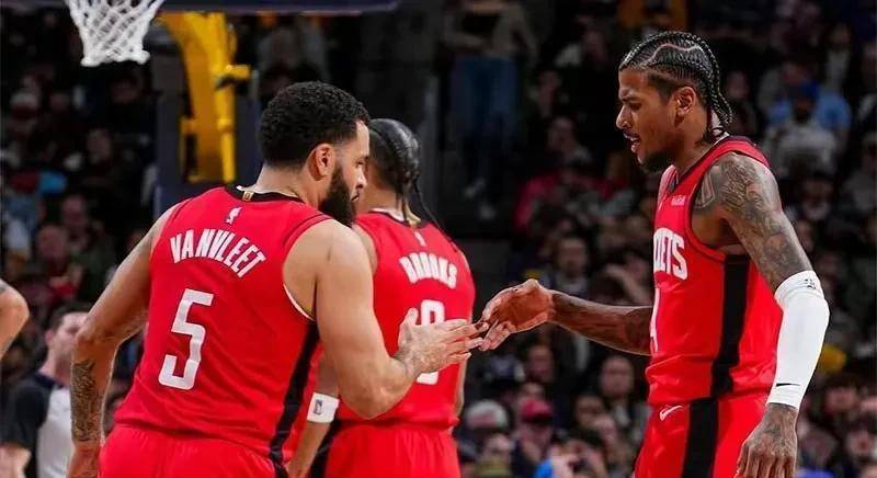 皇冠信用盘登3代理申请
_也要抢7!火箭G6压制勇士皇冠信用盘登3代理申请
,3人立大功,乌度卡果然有货