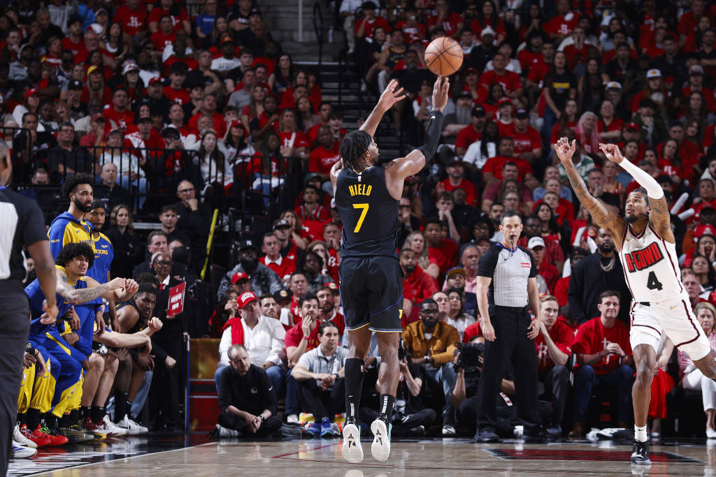 皇冠注册平台_库里22分赢下抢七大战皇冠注册平台，火箭10年难破“火勇大战”的魔咒