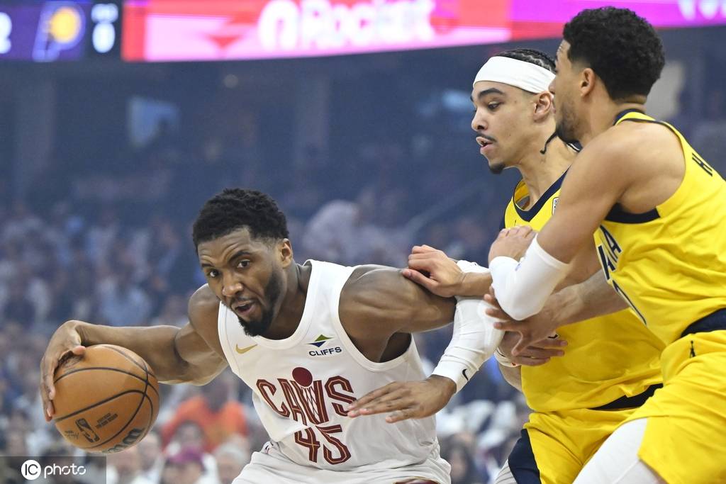 皇冠信用網开通_哈里伯顿逆天绝杀米切尔48分 步行者胜骑士2-0