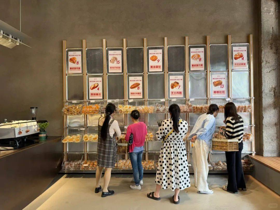 怎么开通皇冠信用網口_千平大店怎么开通皇冠信用網口，面包4元起！低价烘焙疯狂扩军