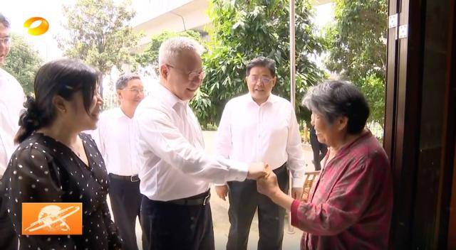 皇冠信用出租足球_及时处理“躺平式”干部皇冠信用出租足球！湖南省委书记走进学校食堂和居民家中