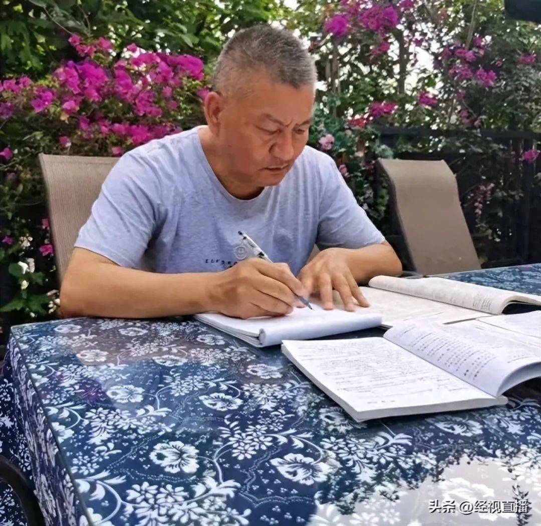 皇冠信用網如何申请
_58岁梁实备战第29次高考皇冠信用網如何申请
,谈多次落榜:31岁已赚100万,也许用光前半生运气