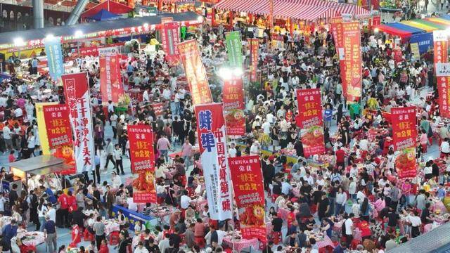 皇冠信用网正网_蚌埠龙虾节被曝有“点歌刺客”皇冠信用网正网，当地多部门介入调查