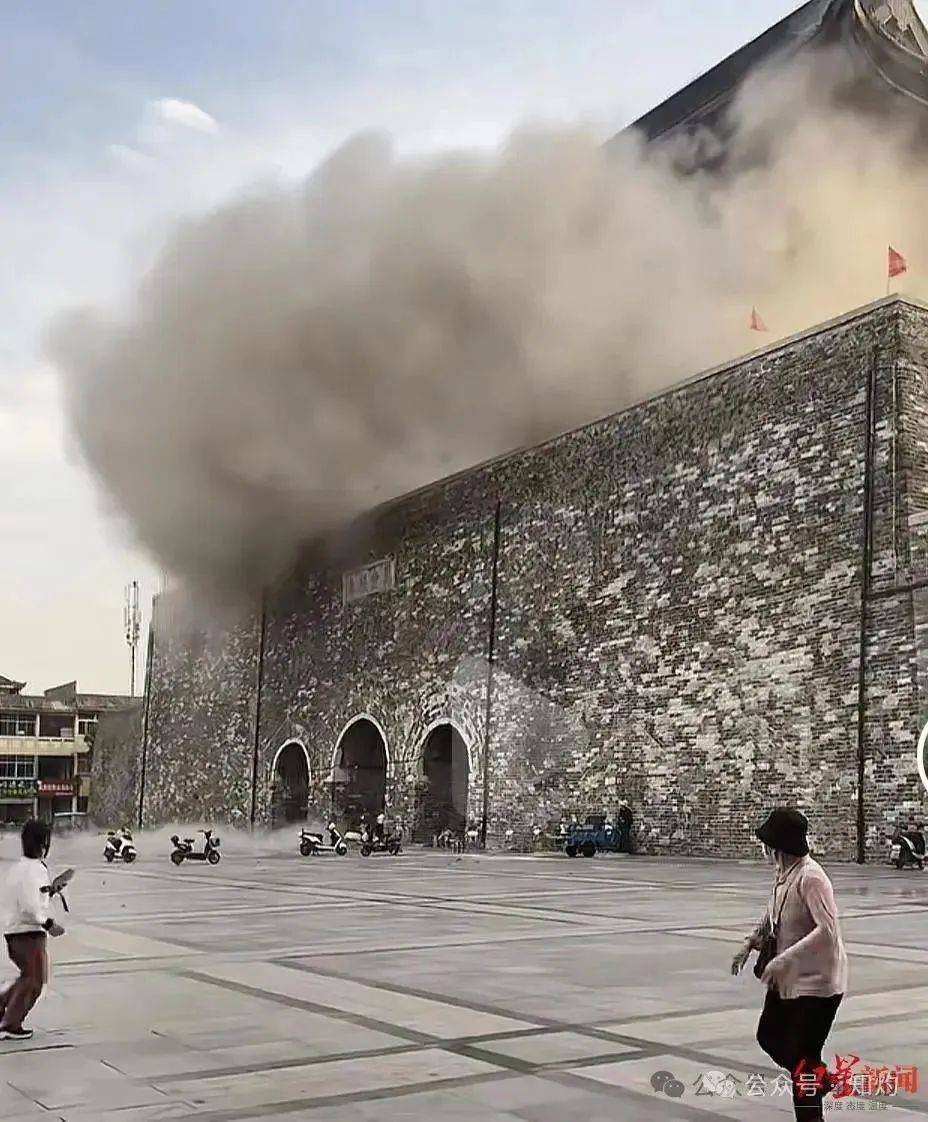 皇冠足球平台代理_凤阳鼓楼坍塌皇冠足球平台代理，喂饱几个蛀虫 | 重要提醒：施工企业俩月前中标黄山某幼儿园屋顶修缮项目