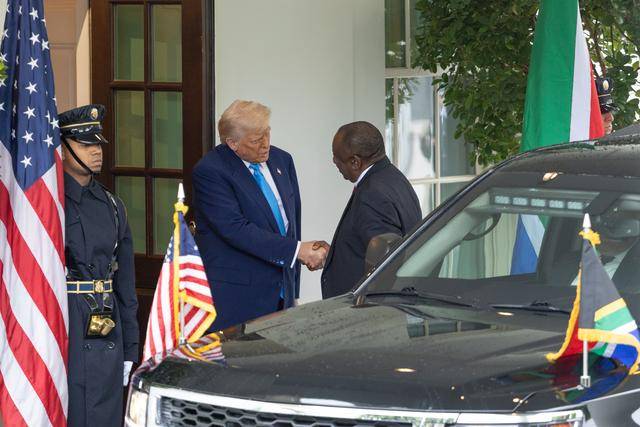 皇冠信用网出租代理_特朗普会见南非总统时起争执