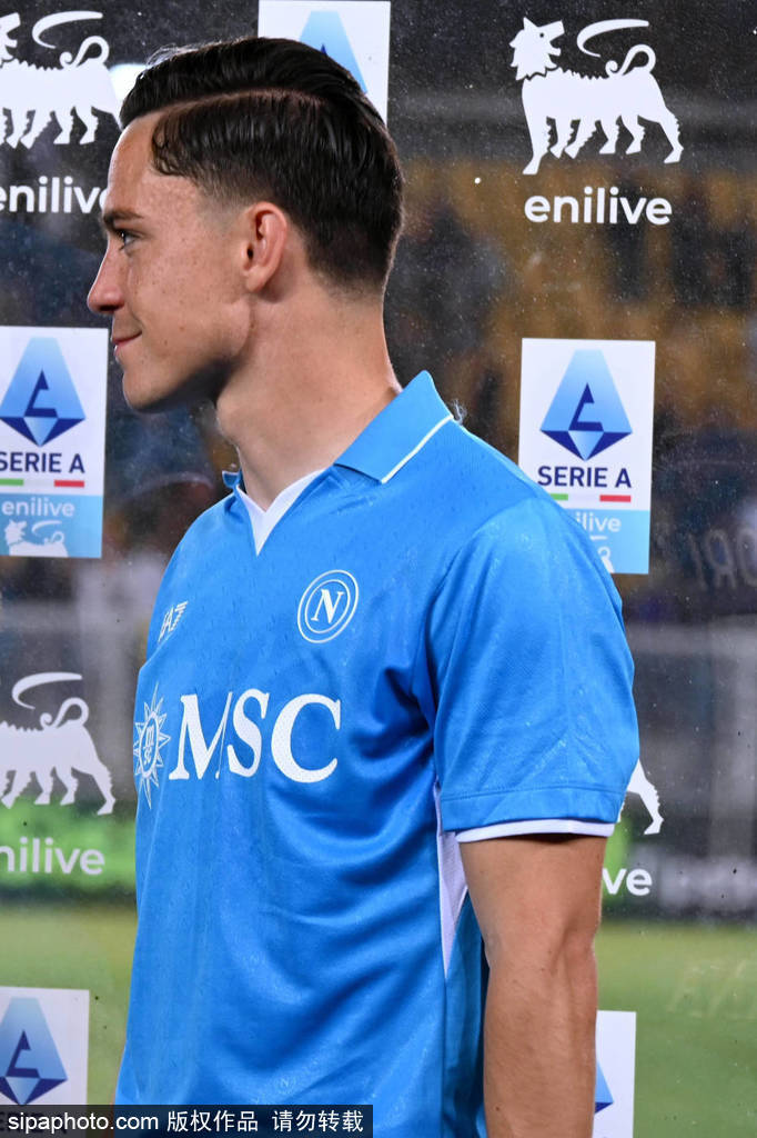 皇冠登3代理申请_国米哭晕！孔蒂铁血那不勒斯笑傲意甲皇冠登3代理申请，三年两冠谁与争锋？