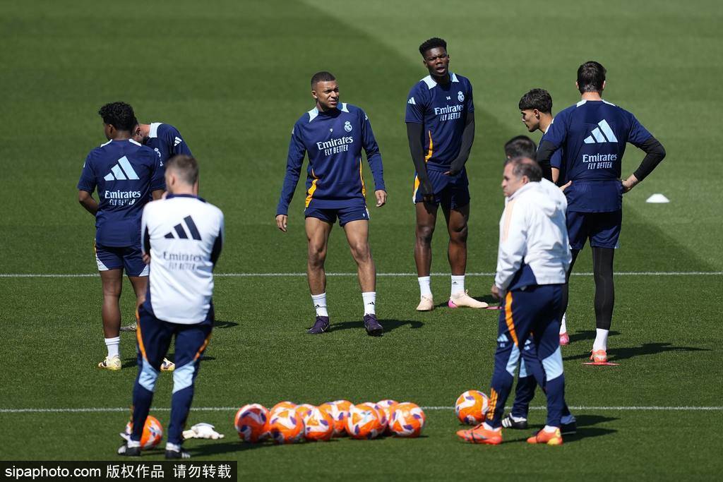 皇冠信用网正网
_拜仁突袭加克波!切尔西1亿豪赌法兰克福尖刀!曼联重建风暴皇冠信用网正网
,夏窗转会大揭秘!