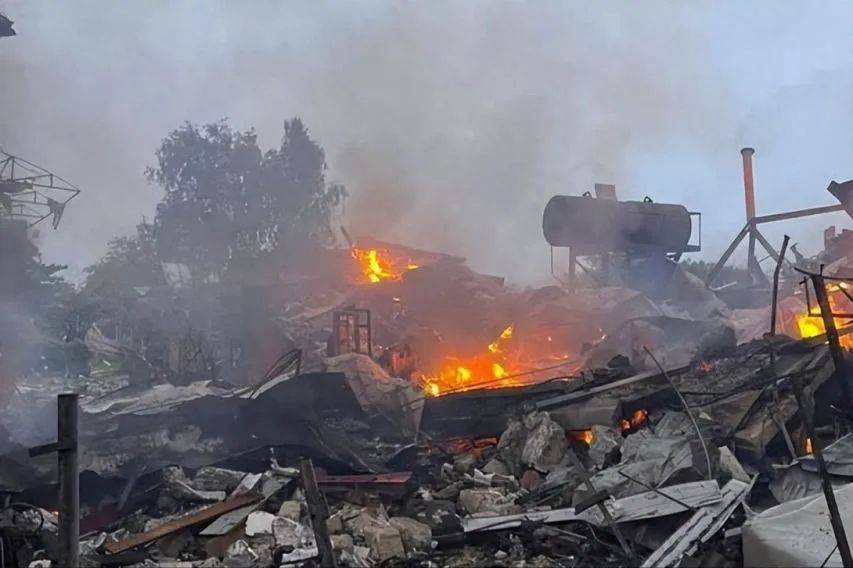 皇冠信用网会员
_72小时内皇冠信用网会员
,莫斯科遭狂袭,普京报复太狠,基辅传出剧烈爆炸声