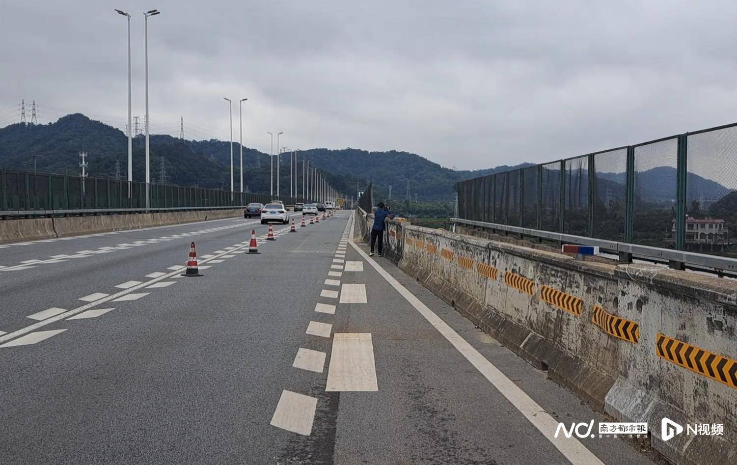 皇冠登3代理申请_走访车辆坠桥致5人死亡的东莞断头路：当地已增高水泥桩护栏