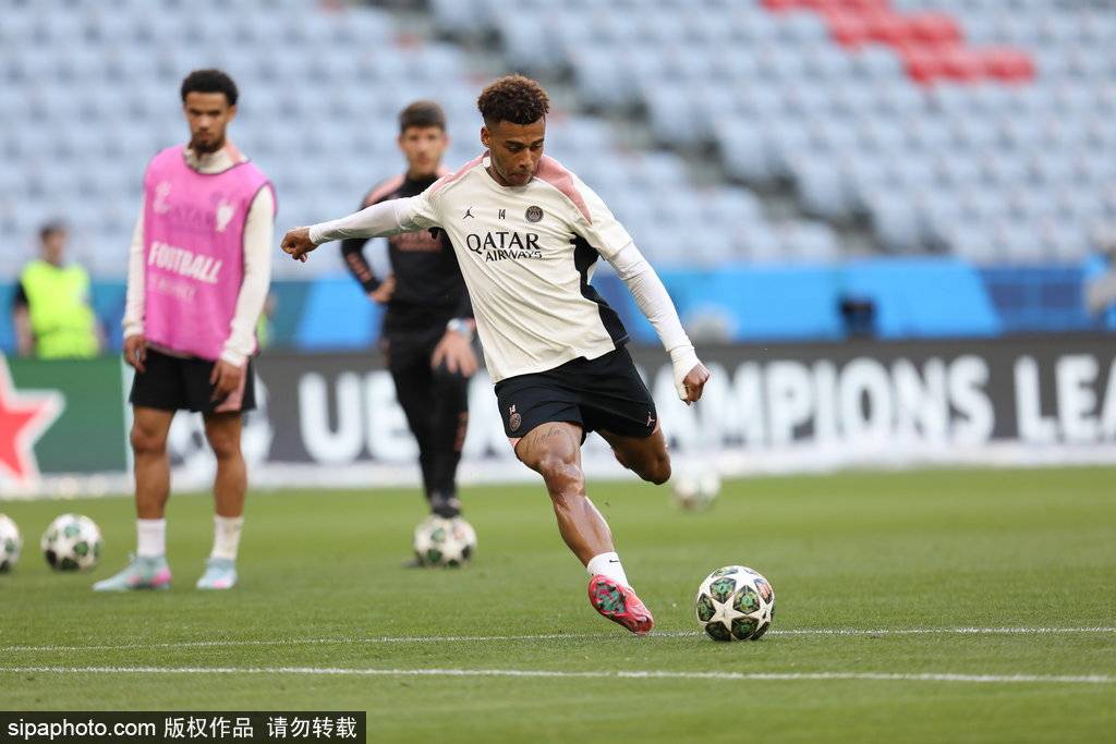 皇冠信用网出租足球
_欧冠决赛明晨开战皇冠信用网出租足球
!巴黎冲击队史首冠 国米盼弥补2年前遗憾