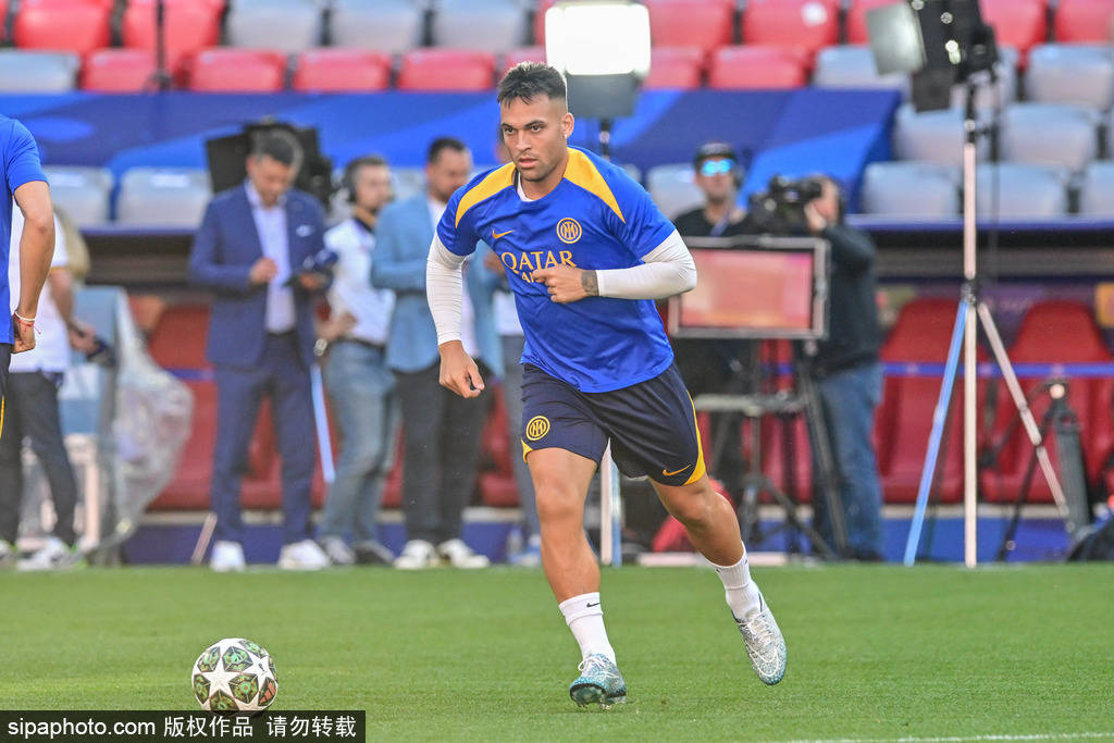 皇冠信用网出租足球
_欧冠决赛明晨开战皇冠信用网出租足球
!巴黎冲击队史首冠 国米盼弥补2年前遗憾