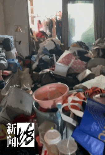 皇冠信用网出租
_垃圾堆满皇冠信用网出租
,臭到离谱!上海顶流豪宅业主也拾荒?邻居直呼倒大霉,不能忍!