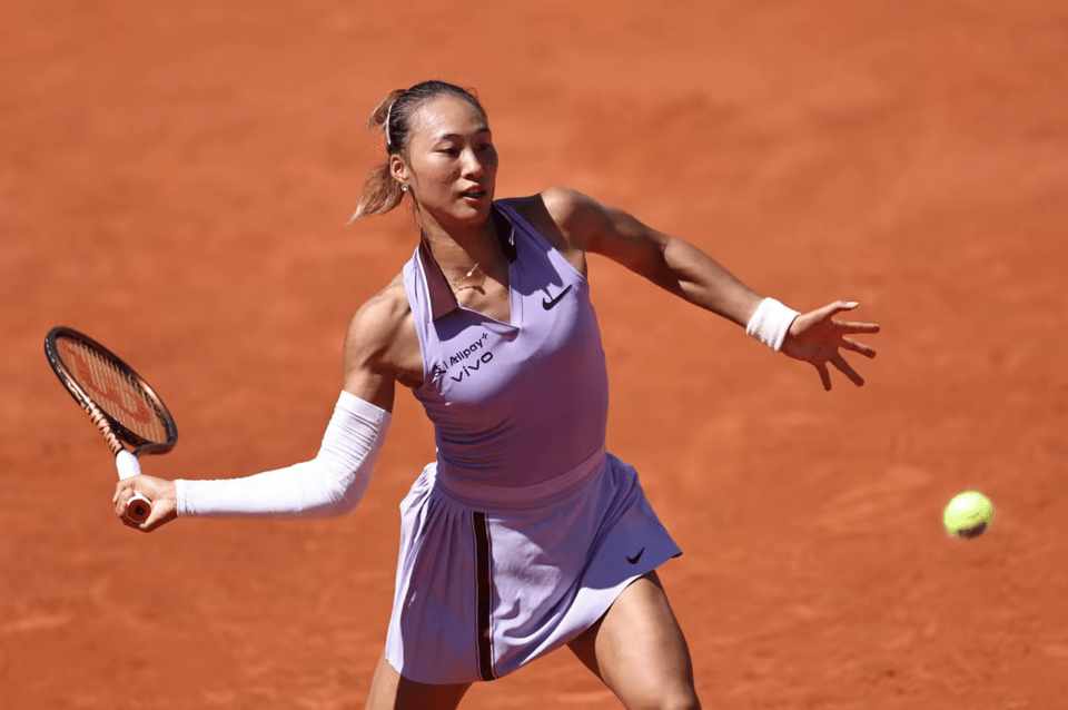 外围买球app十大平台_法网｜冲击八强！女单第四轮外围买球app十大平台，郑钦文6月1日迎战萨姆索诺娃