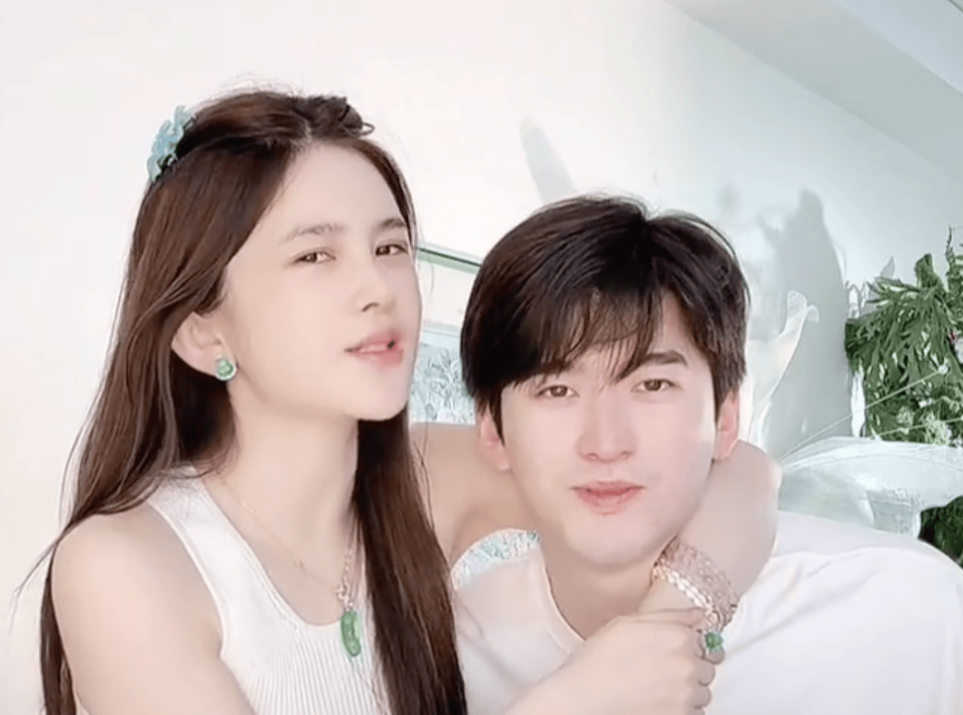 皇冠信用网出租
_赵樱子近日在直播中自曝怀孕 称如今孕期3个月