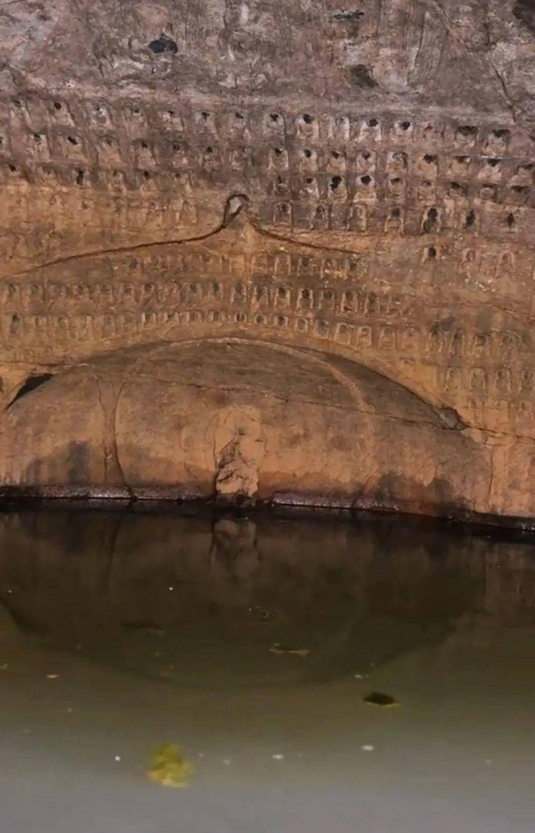 皇冠信用网
_河南鹤壁一水库水位下降现千佛石窟皇冠信用网
,开凿于东魏内有1043尊石佛,有佛像首部消失,水库管理方回应