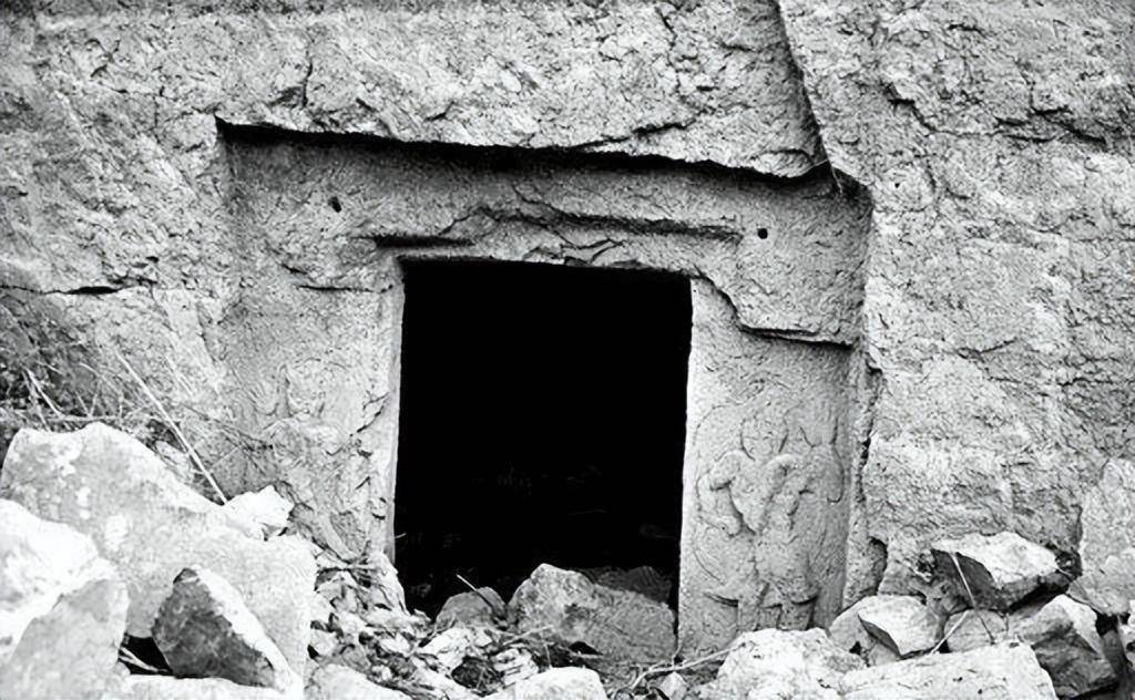 皇冠信用网
_河南鹤壁一水库水位下降现千佛石窟皇冠信用网
,开凿于东魏内有1043尊石佛,有佛像首部消失,水库管理方回应