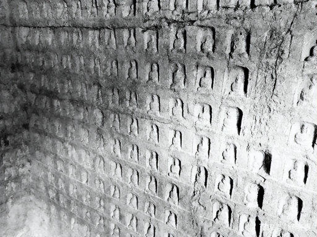 皇冠信用网
_河南鹤壁一水库水位下降现千佛石窟皇冠信用网
,开凿于东魏内有1043尊石佛,有佛像首部消失,水库管理方回应