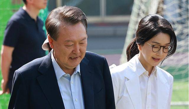 如何找当地皇冠代理
_韩国大选正式投票开始如何找当地皇冠代理
,尹锡悦夫妇现身投票站