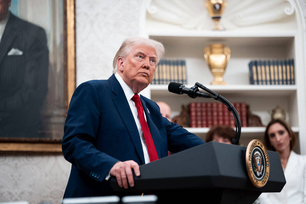 足球大小_特朗普签署公告：禁止12国旅客入境美国