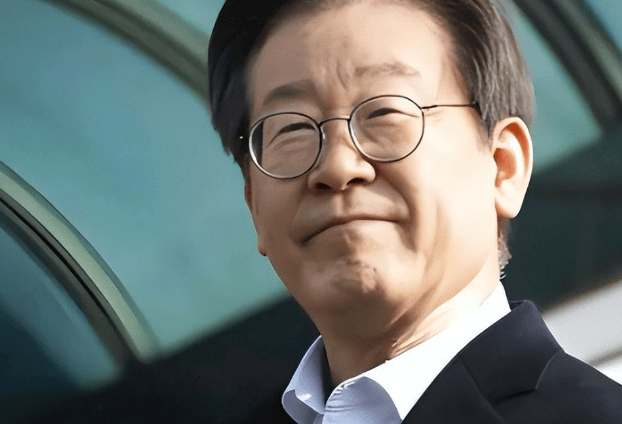 皇冠代理申请_李在明上台第一天皇冠代理申请，48万士兵做出选择！尹锡悦闯的祸，坚决不能犯