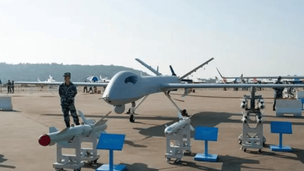 世界杯_台军5架战机挑衅辽宁舰世界杯，特朗普发现不对劲，紧急扣下64架F-16V