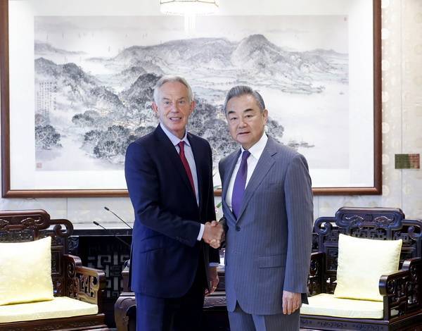 马德里竞技v博塔福格RJ_王毅会见英国前首相布莱尔：个别大国背弃国际责任马德里竞技v博塔福格RJ，中英应体现责任担当