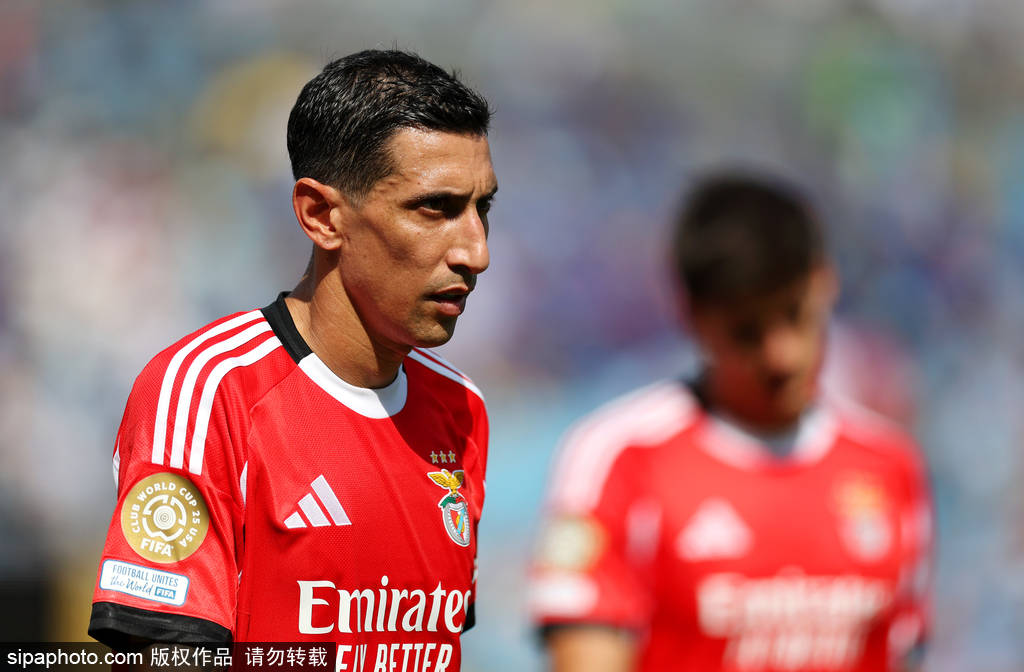 彭美拉斯SP v 博塔福格RJ
_比赛中断2小时彭美拉斯SP v 博塔福格RJ
!世俱杯-切尔西加时连入3球4-1十人本菲卡