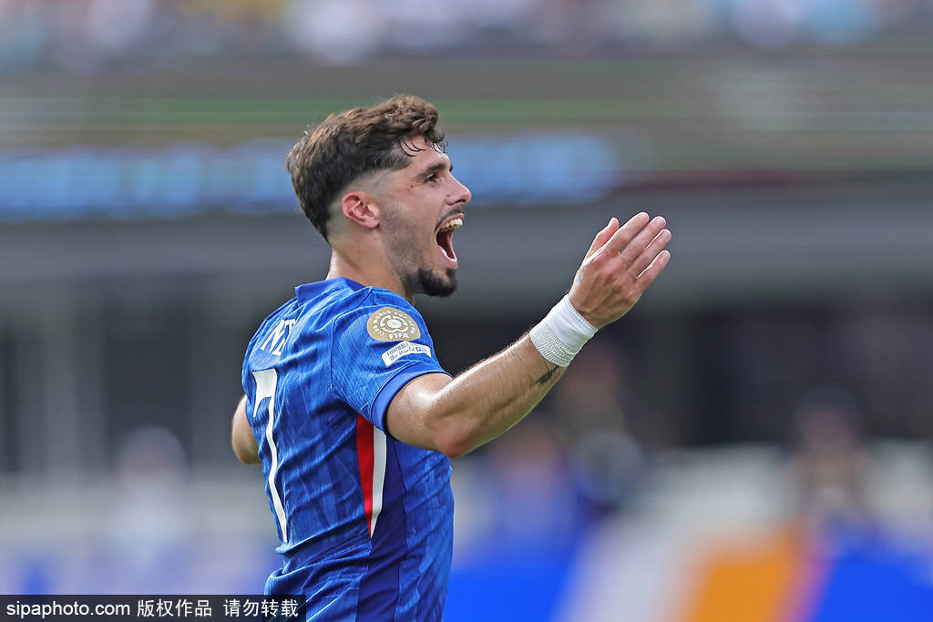 彭美拉斯SP v 博塔福格RJ
_比赛中断2小时彭美拉斯SP v 博塔福格RJ
!世俱杯-切尔西加时连入3球4-1十人本菲卡