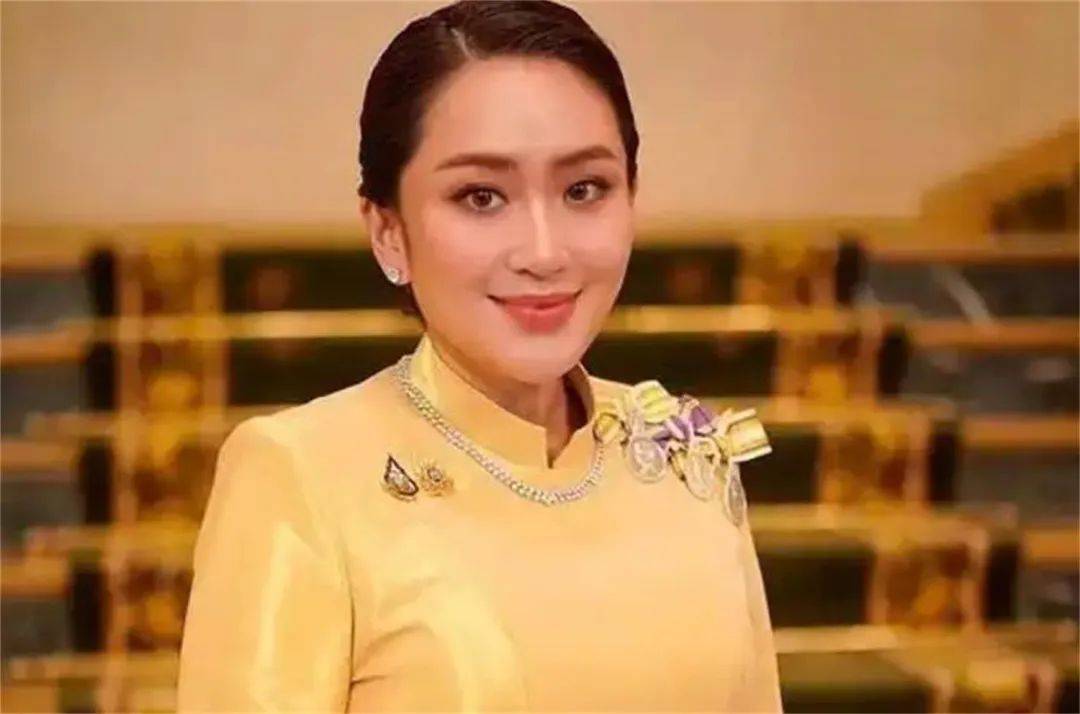 皇冠信用盘登2_总理府已被围皇冠信用盘登2，泰陆军司令出山，洪森预测，美女总理三月内必下台