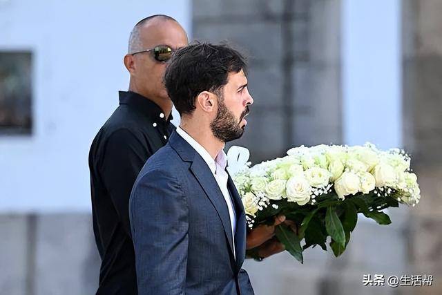 科莫VS拉齐奥_催泪！若塔葬礼举行科莫VS拉齐奥，妻子趴棺木痛哭，葡萄牙队友为他抬棺！FIFA总部已降半旗志哀