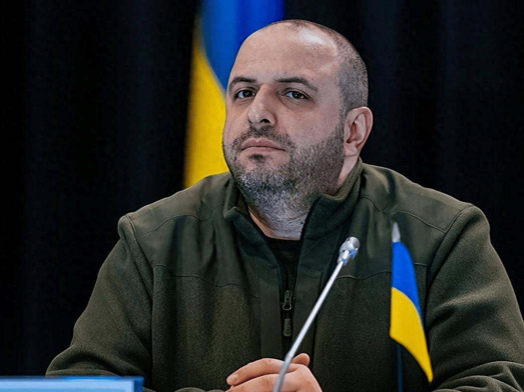 艾尔德里联VS罗斯郡_乌克兰彻底没救了！士兵前线艰苦作战艾尔德里联VS罗斯郡，国防部长却贪污军费让妻儿在美国享受奢华生活