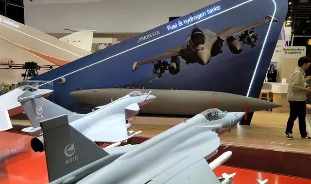 皇家马德里vs多特蒙德_歼10CE凌空打爆阵风皇家马德里vs多特蒙德，法国、印度都来找中国算账？解放军不惯着