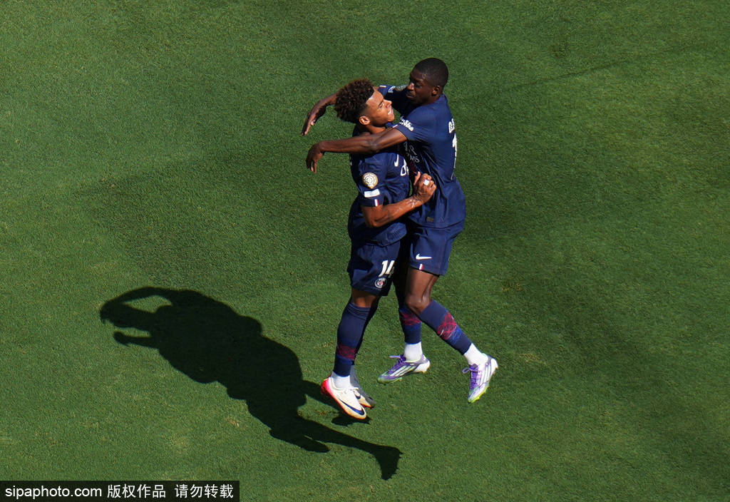奥斯VS马斯特里赫特_世俱杯-登贝莱传射法比安双响 巴黎4-0皇马进决赛