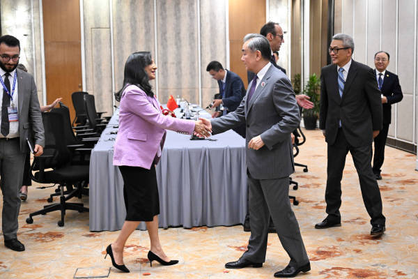 皇冠登入管理
_王毅会见加外长:卡尼总理提出重新校准中加关系皇冠登入管理
,中方赞同