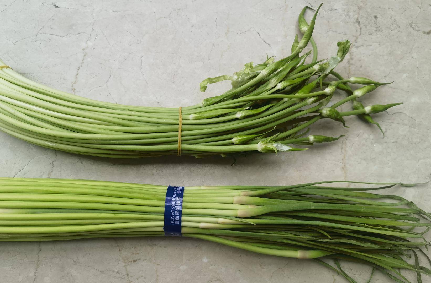 皇冠足球网_“韭菜免收通行费韭菜薹要收费”引热议皇冠足球网，专家呼吁：让绿通目录更“鲜活”