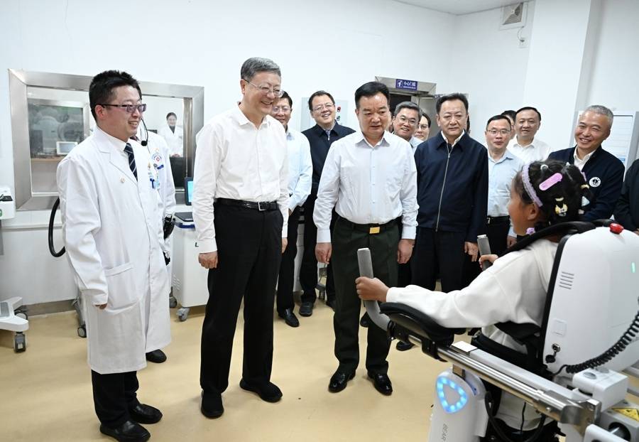 皇冠信用网结算日_陈吉宁率上海市代表团深入西藏日喀则学习考察皇冠信用网结算日，推动对口支援各项工作走深走实