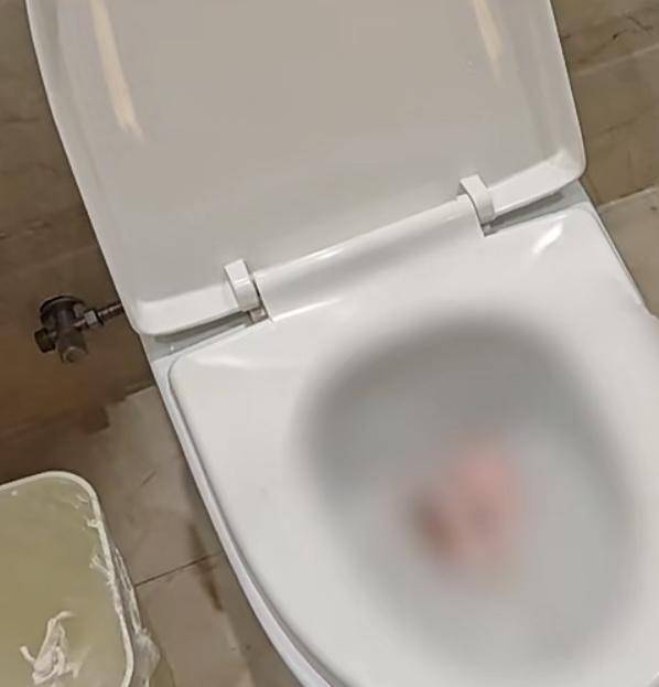 皇冠信用网登3代理_上海一维也纳酒店被曝浴巾里掉出情趣用品皇冠信用网登3代理！门店称不清楚来源