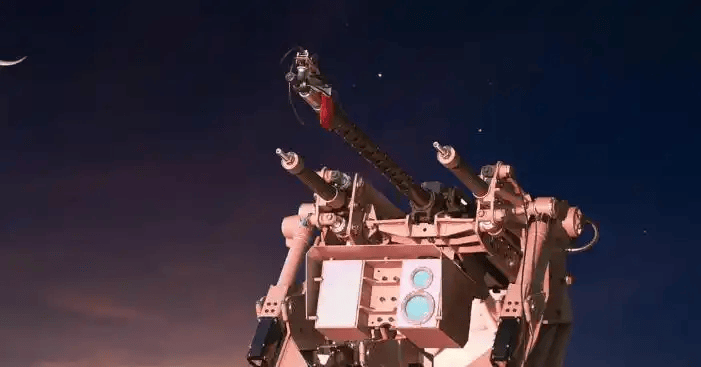 皇冠足球平台代理申请_人类史上首次！俄军人向机器人部队投降皇冠足球平台代理申请，由无人机押送收押为战俘