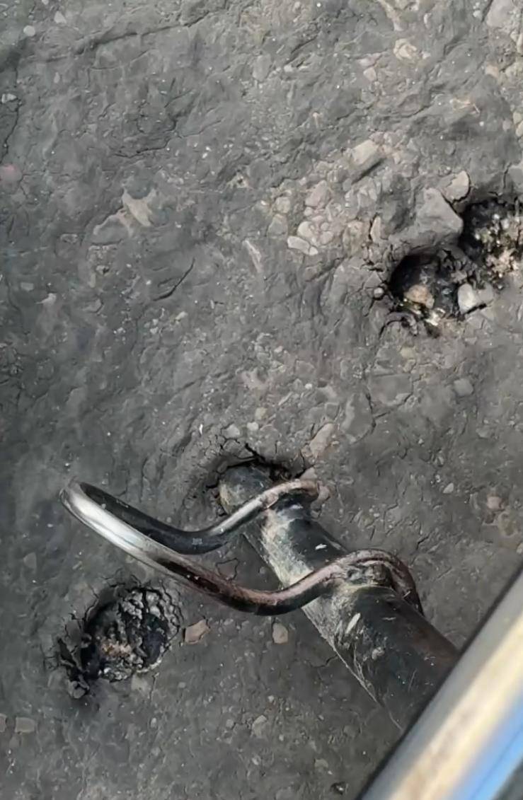 怎么申请皇冠信用網_西安高温把柏油马路“晒化”了怎么申请皇冠信用網，记者实测街头温度超60℃，专家解读为何温度比天气预报高