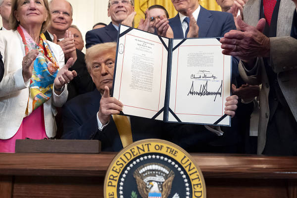 皇冠信用网怎么租_提起芬太尼皇冠信用网怎么租,特朗普又改口:中国帮了大忙